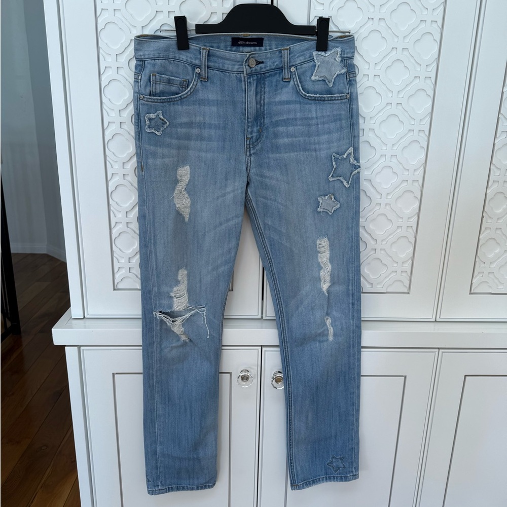 EIGHT DREAMS Stylish Blue Straight Leg Jeans with Star Accents
